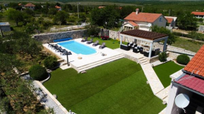 Villa Elder